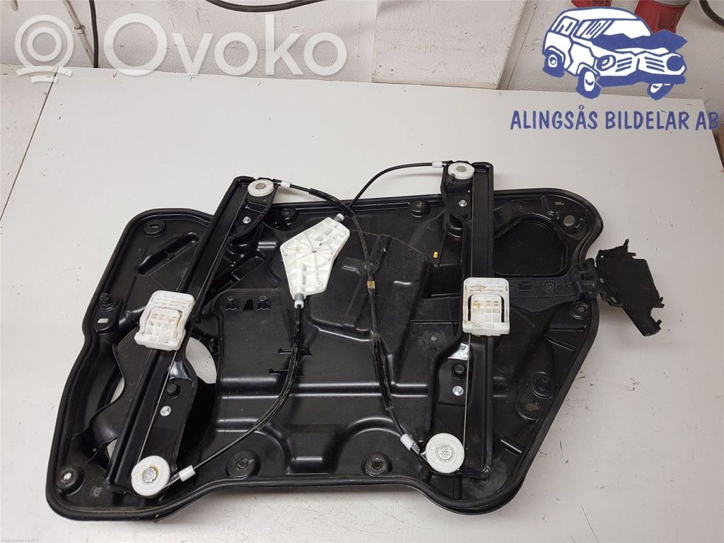 Fiat Freemont Elektryczny podnośnik szyby drzwi tylnych 