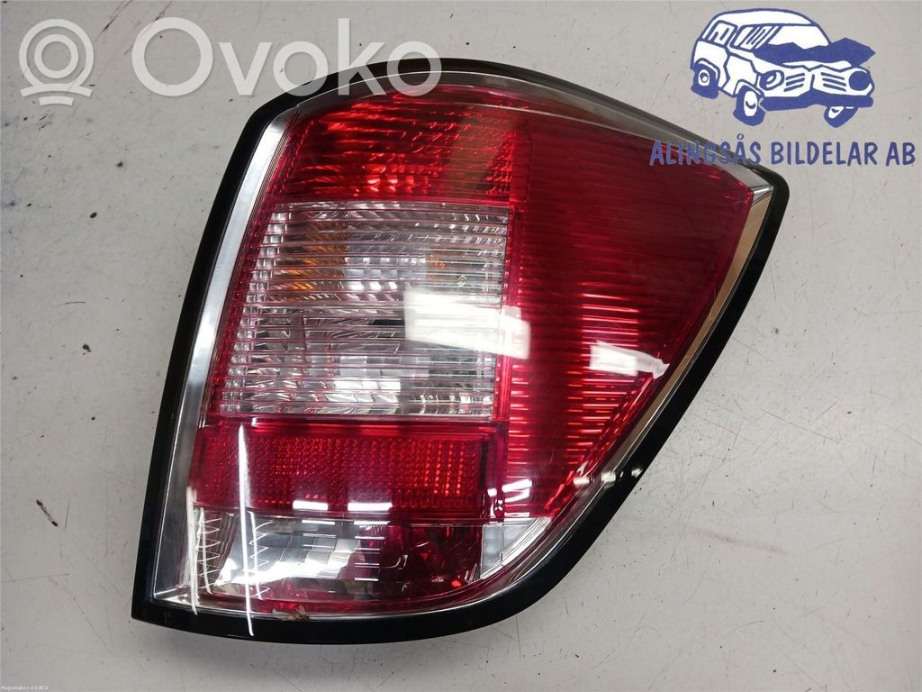 Opel Astra H Aizmugurējais lukturis virsbūvē 