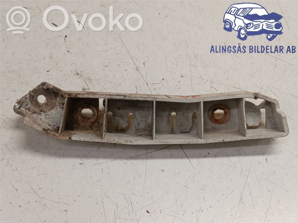 Ford Focus Front bumper mounting bracket 