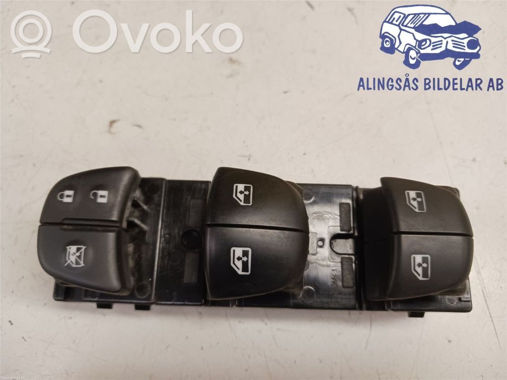 Nissan Qashqai Przyciski szyb 