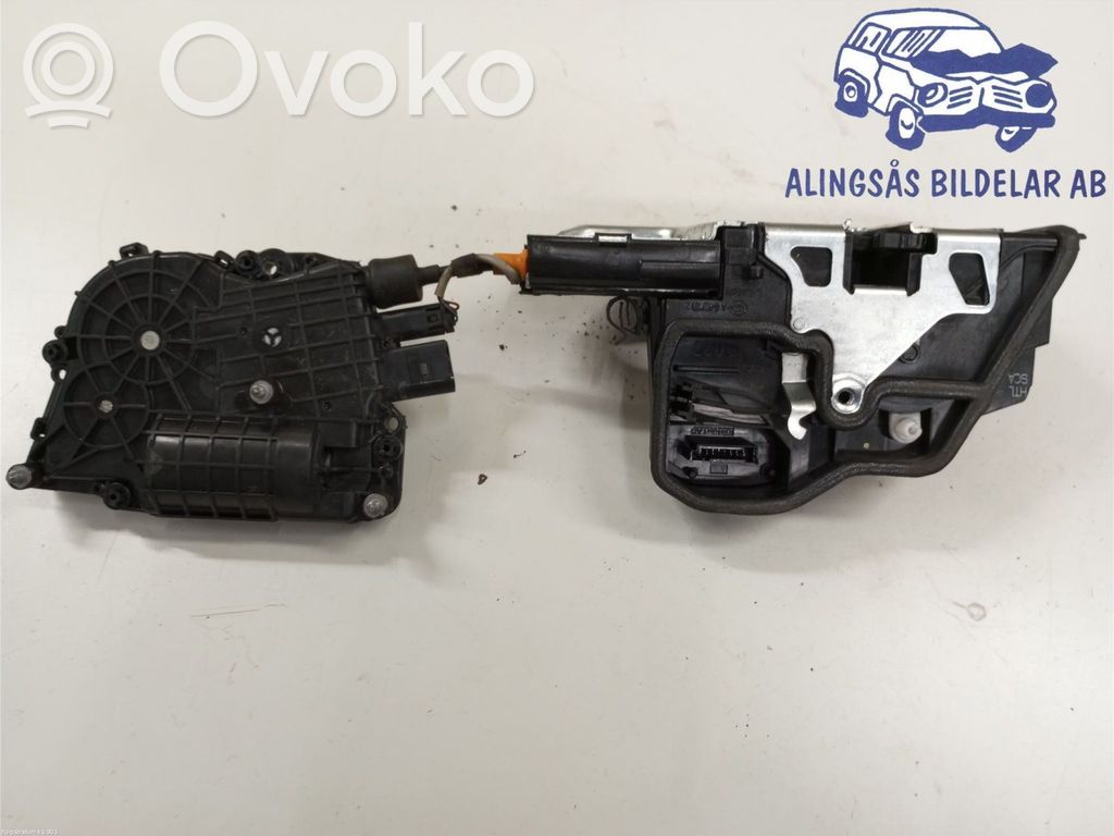 BMW X6 E71 Galinių durų spyna 