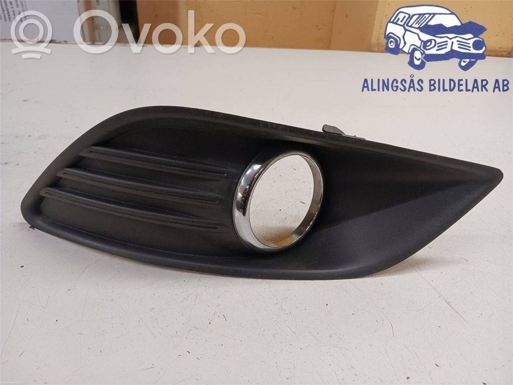 Ford Focus Etusumuvalon ritilä 
