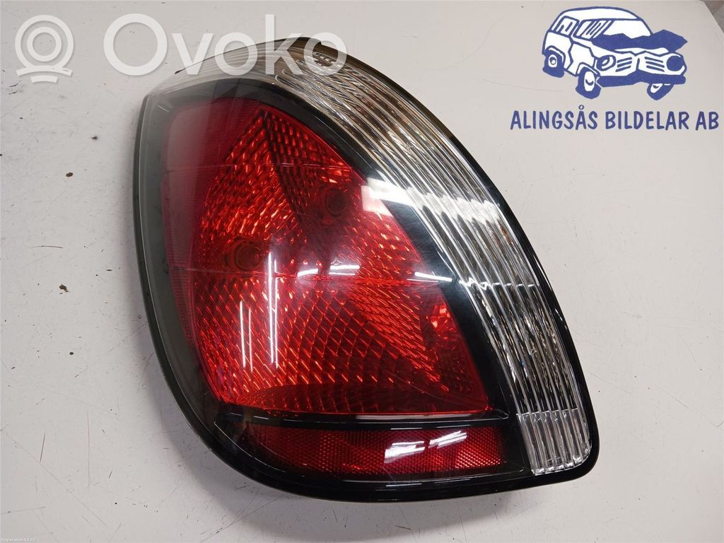 KIA Rio Aizmugurējais lukturis virsbūvē 