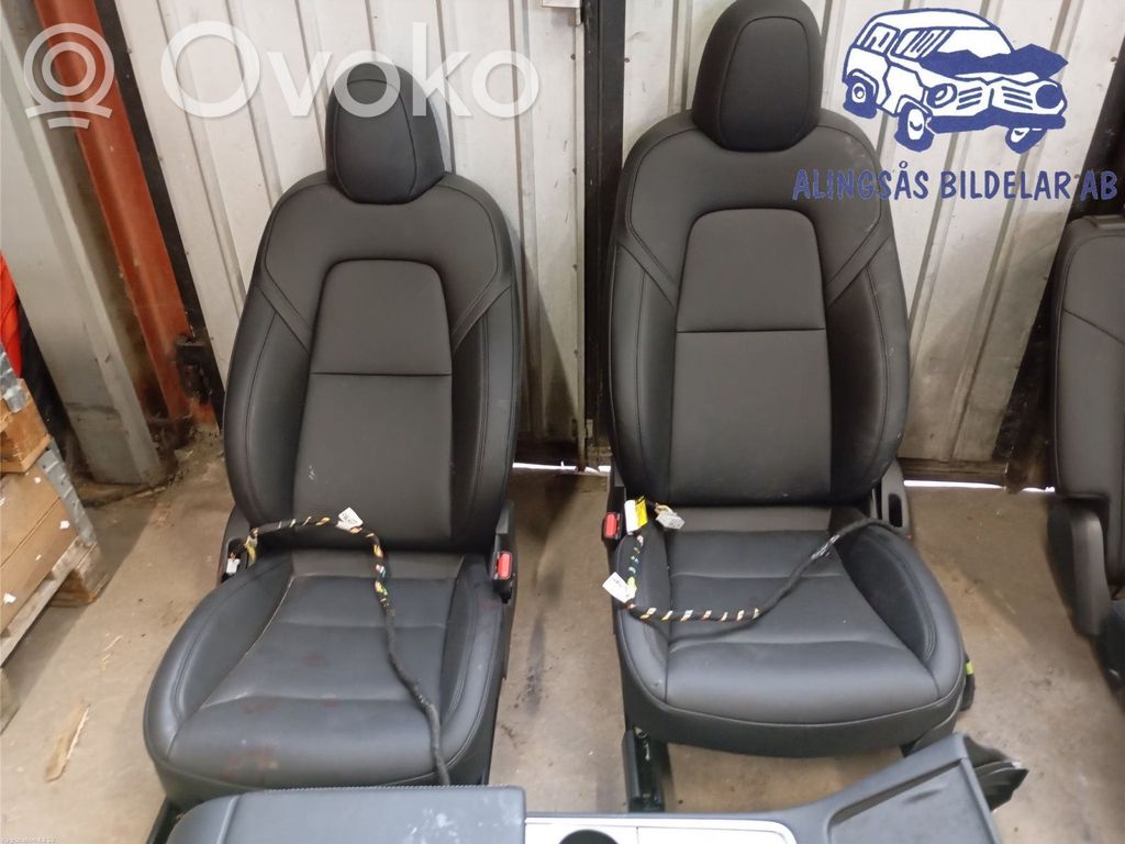 Seat set