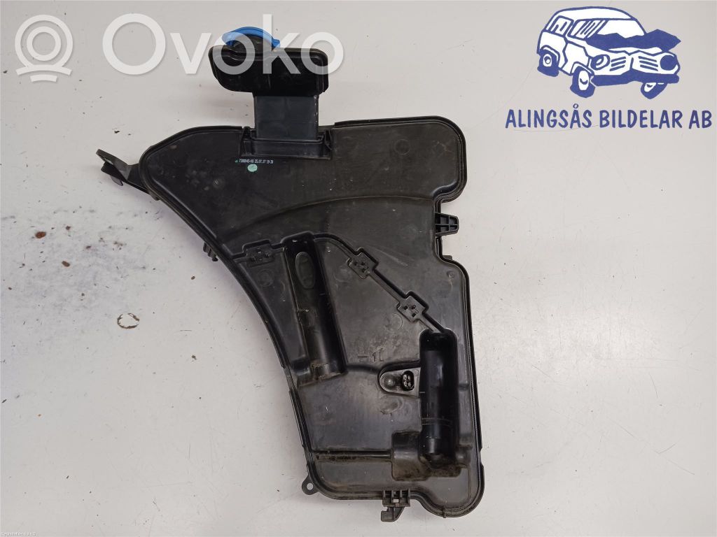 BMW 5 G30 G31 G38 Zbiornik płynu do spryskiwaczy szyby przedniej / czołowej 