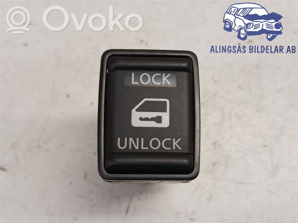 Nissan Navara D23 Central locking switch button 