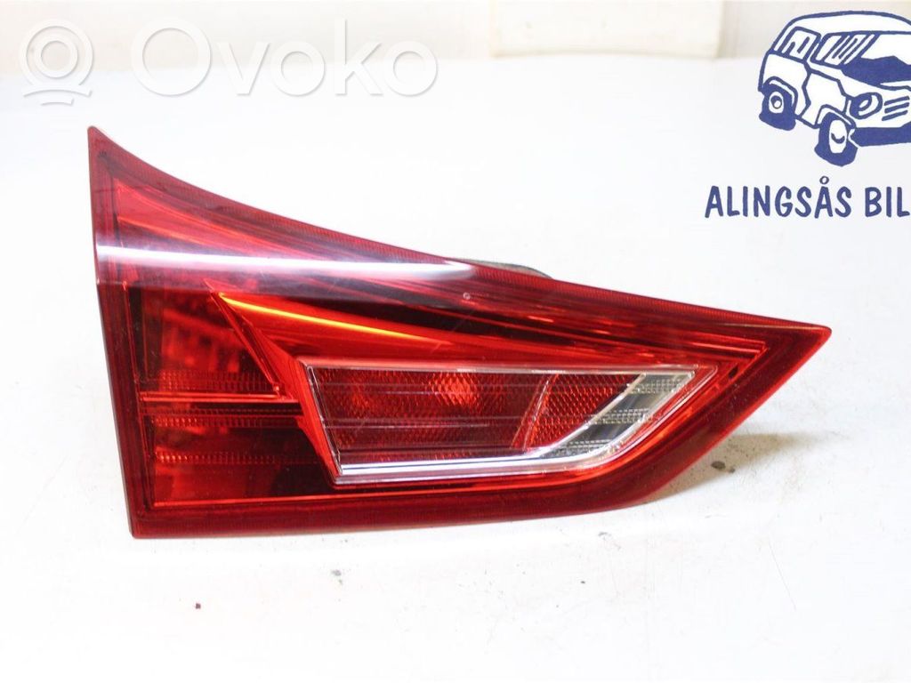 Toyota Auris E180 Lampy tylnej klapy bagażnika 