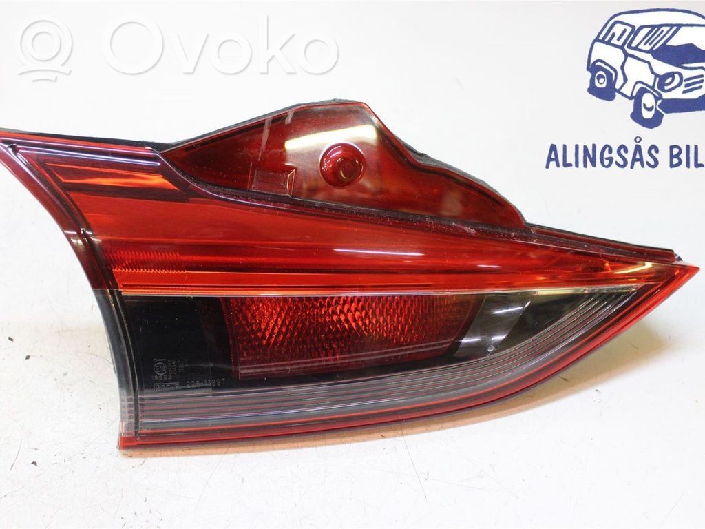 Mazda 6 Aizmugurējais lukturis pārsegā 