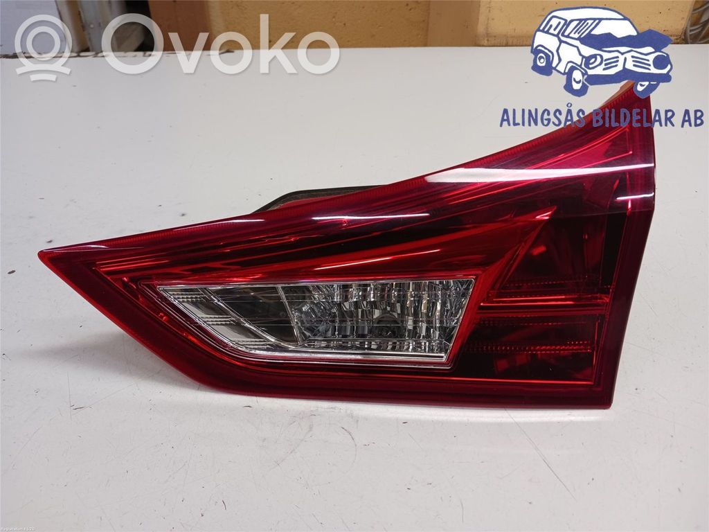 Toyota Auris E180 Lampy tylnej klapy bagażnika 