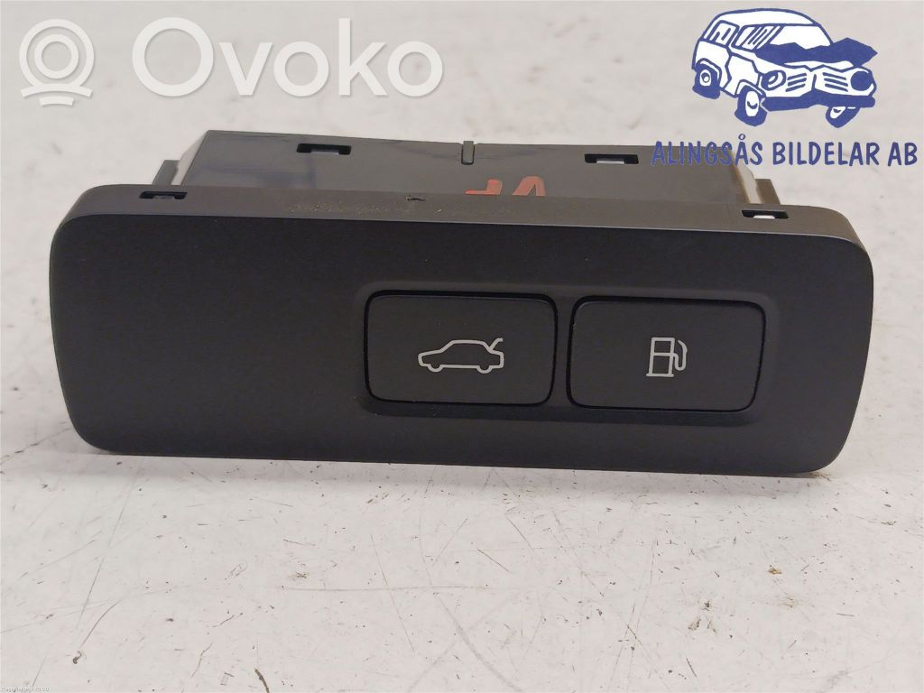 Volvo V60 Przycisk otwierania wlewu paliwa 