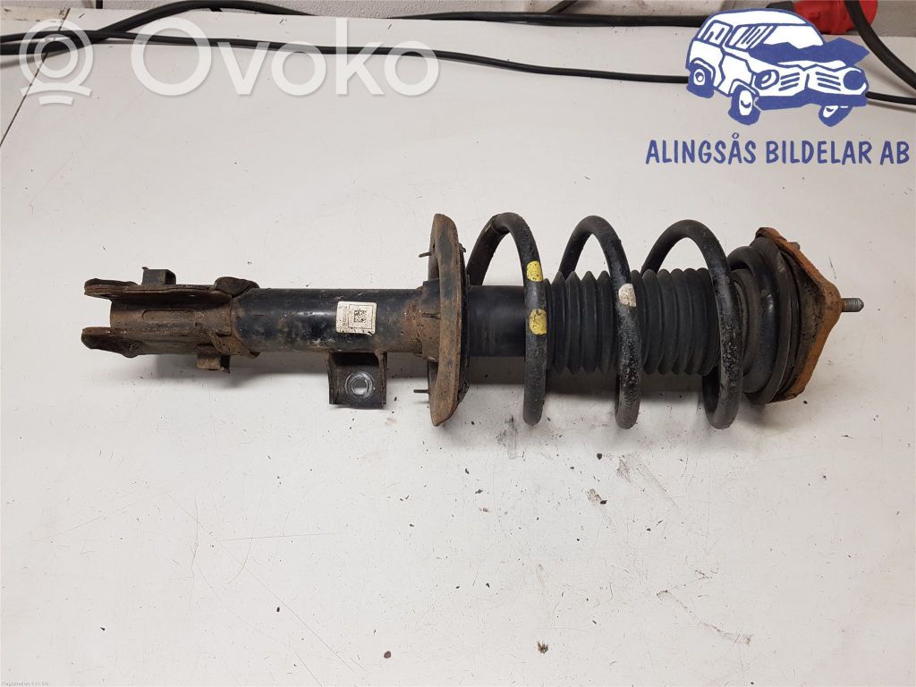 KIA Ceed Priekšpusē amortizators ar atsperi 
