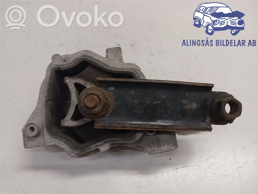 Volvo V60 Engine mount bracket 