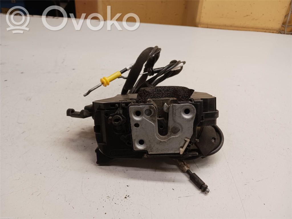 Zamek drzwi tylnych   825021395R,825021395R,825021395R