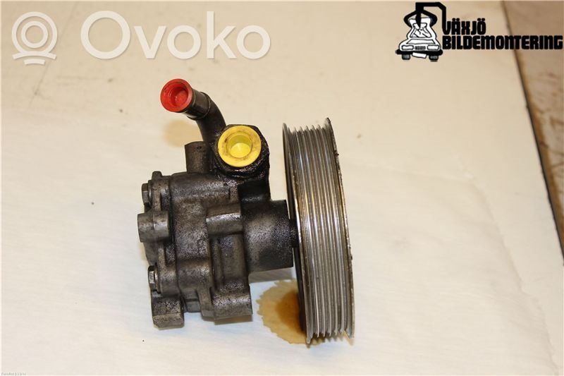 Audi A4 S4 B6 8E 8H Ohjaustehostimen pumppu 
