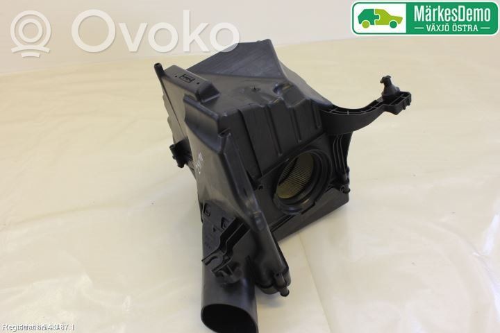 Ford Focus Air filter box 