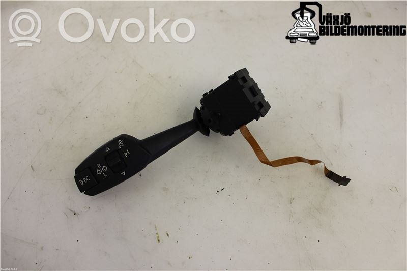 BMW 3 E90 E91 Pagrieziena signālu / lukturu sviria 