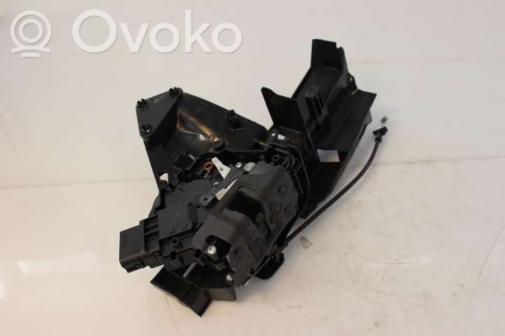 Ford Focus Priekšpusē slēdzene 