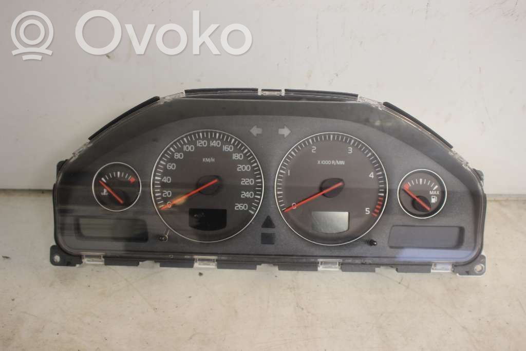 Volvo V70 Speedometer (instrument cluster) 