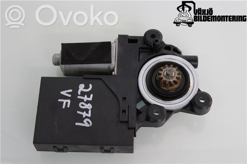 Volvo C30 Silnik regulatora szyby drzwi przednich 