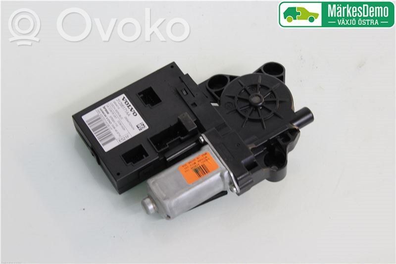 Volvo C30 Silnik regulatora szyby drzwi przednich 