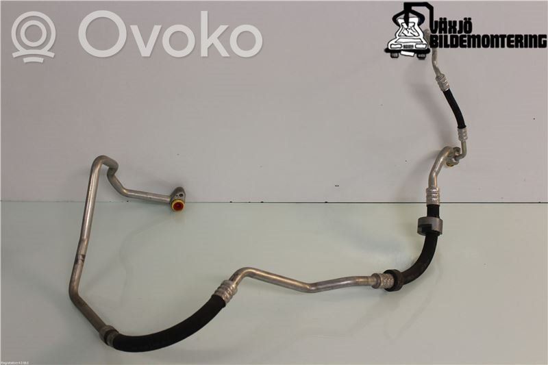 BMW 3 E90 E91 Ilmastointilaitteen putki (A/C) 