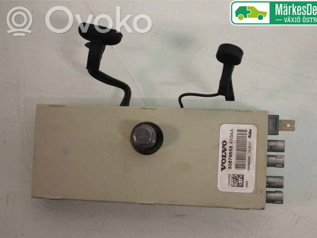 Antenos stiprintuvas   31282409,30679658,30679658