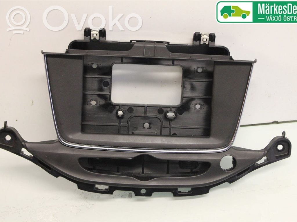 Opel Astra K Moldura de la unidad delantera de radio/GPS 