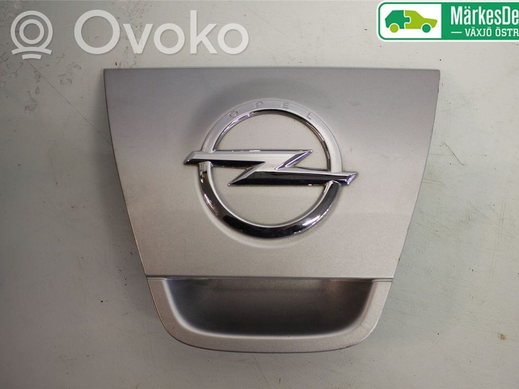 Opel Astra J Uchwyt / Rączka zewnętrzna otwierania klapy tylnej / bagażnika 