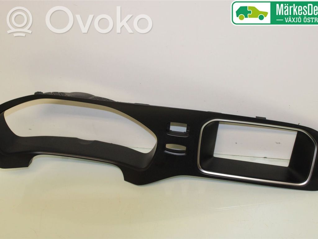 Volvo V40 Dashboard trim 