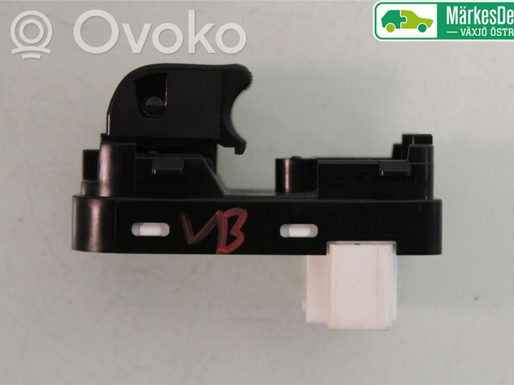 Mazda 3 III Electric window control switch 