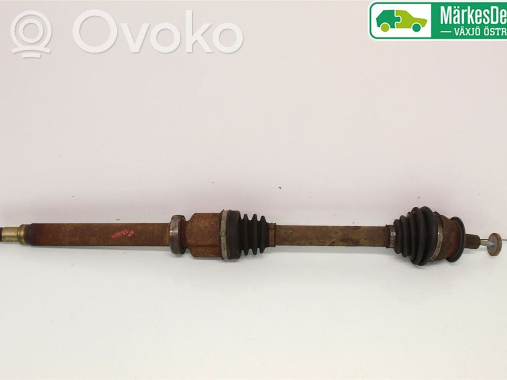 Volvo V50 Priekinis pusašis 