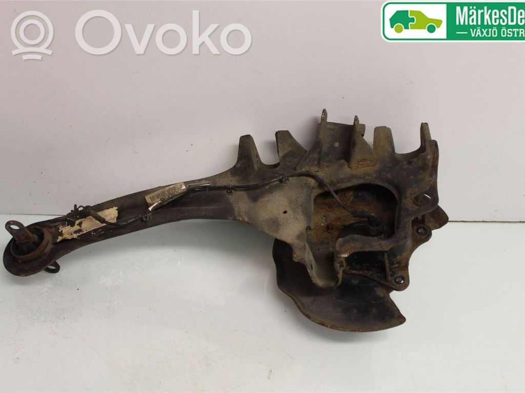 Ford Focus Задний поворотный кулак (ступица, цапфа) 