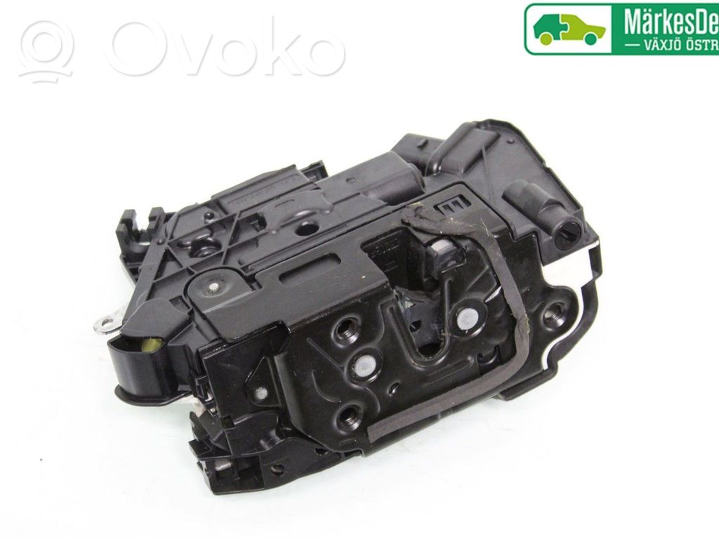 Volkswagen Tiguan Front door lock 