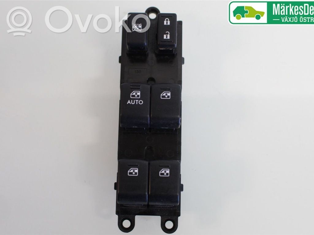 Subaru Outback Electric window control switch 