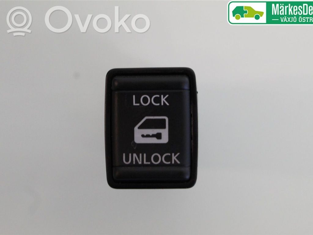Nissan Navara D23 Central locking switch button 