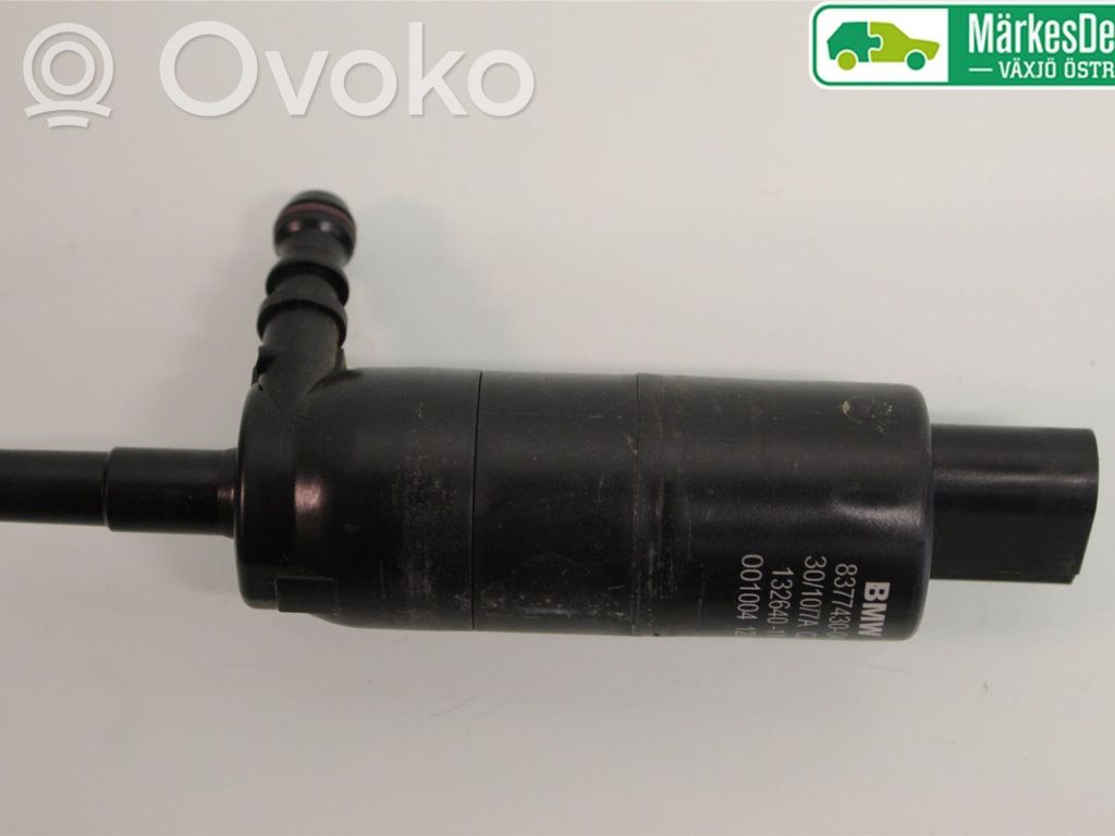 BMW 3 E90 E91 Headlight washer pump 