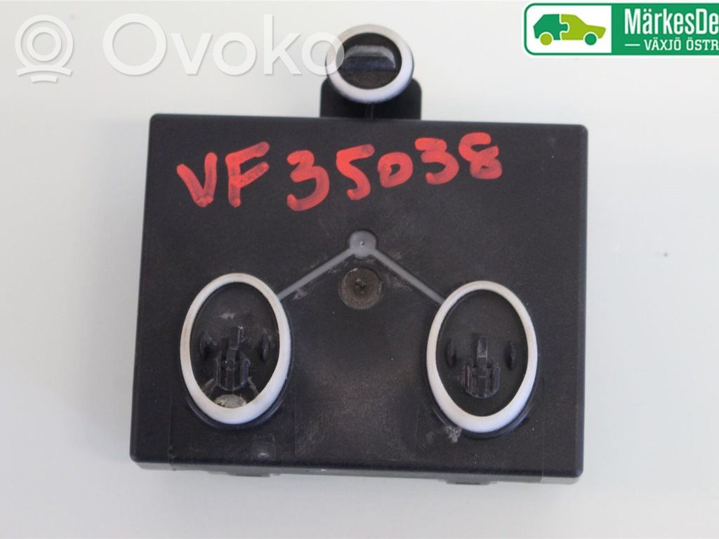 Volkswagen PASSAT B8 Door control unit/module 