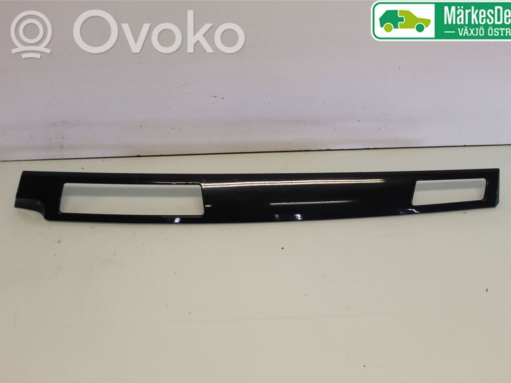 BMW 5 E60 E61 Dekoratyvinė apdailos juostelė 
