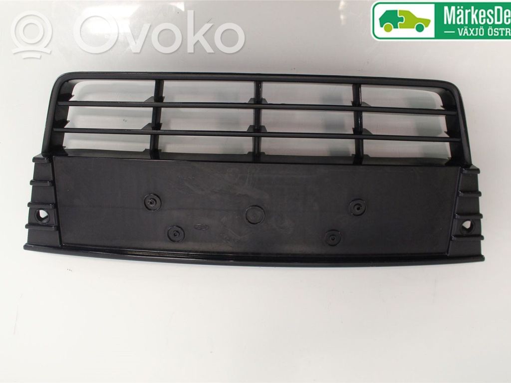 Ford Focus Front bumper lower grill 