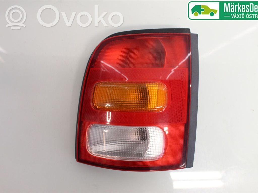 Nissan Micra Aizmugurējais lukturis virsbūvē 