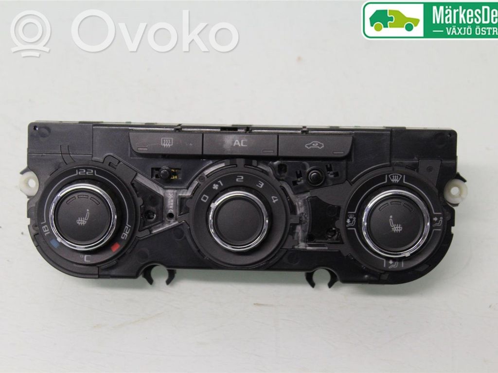 Skoda Octavia Mk2 (1Z) Panel klimatyzacji 