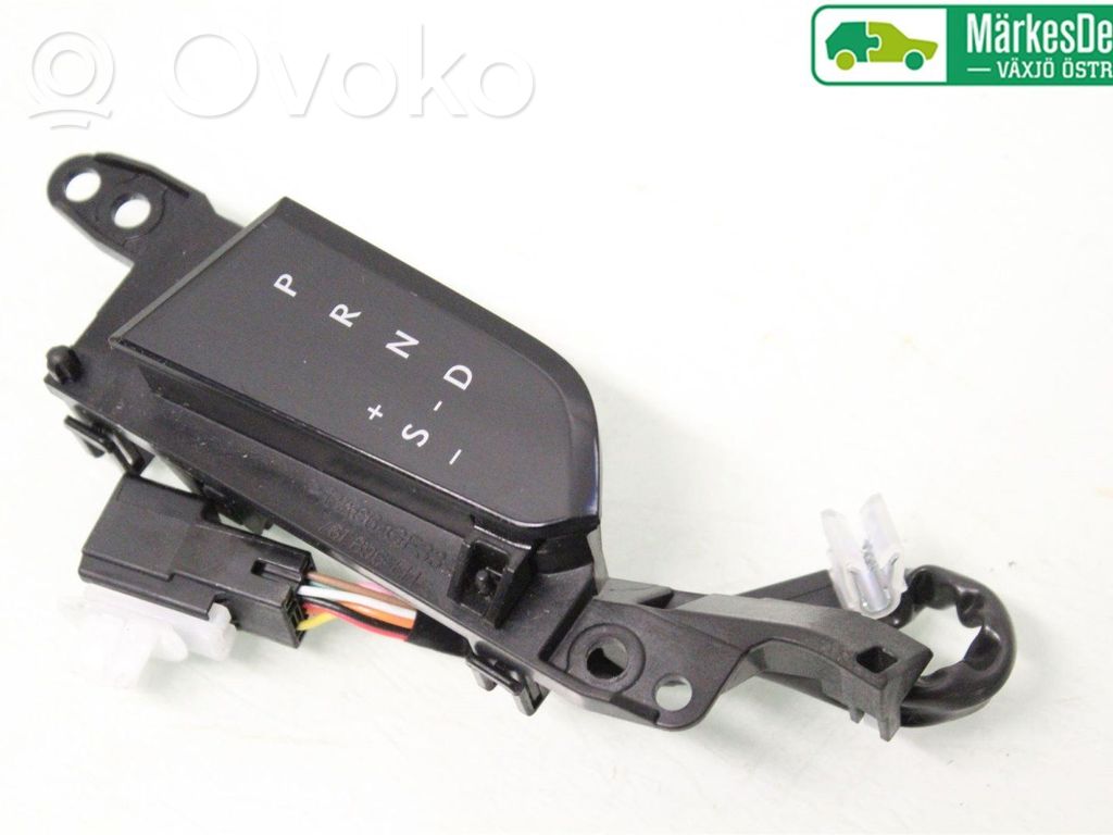 Lexus UX Gear shift selector indicator 