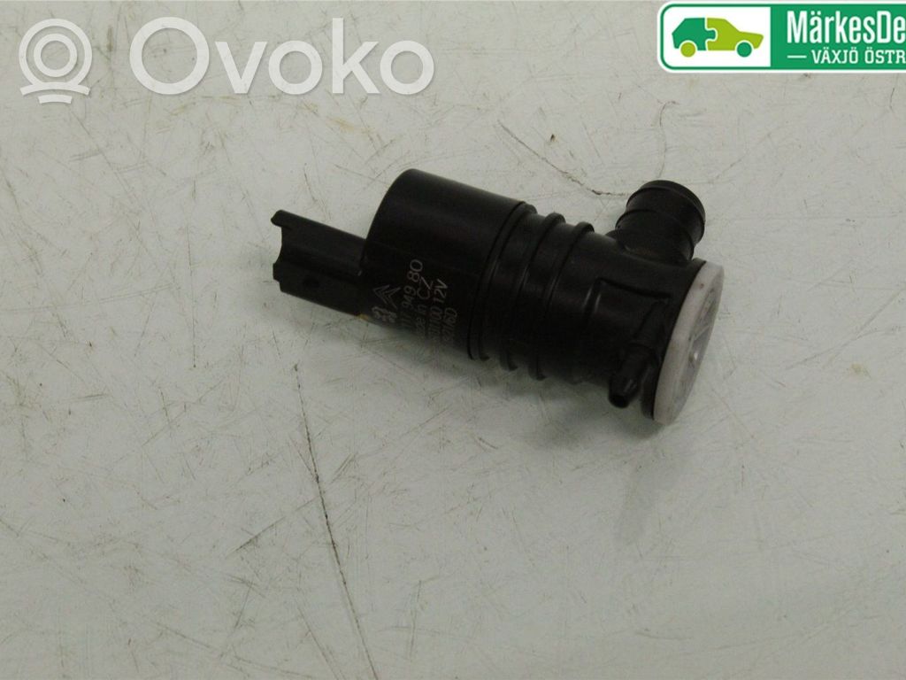 Opel Vivaro Windscreen/windshield washer pump 