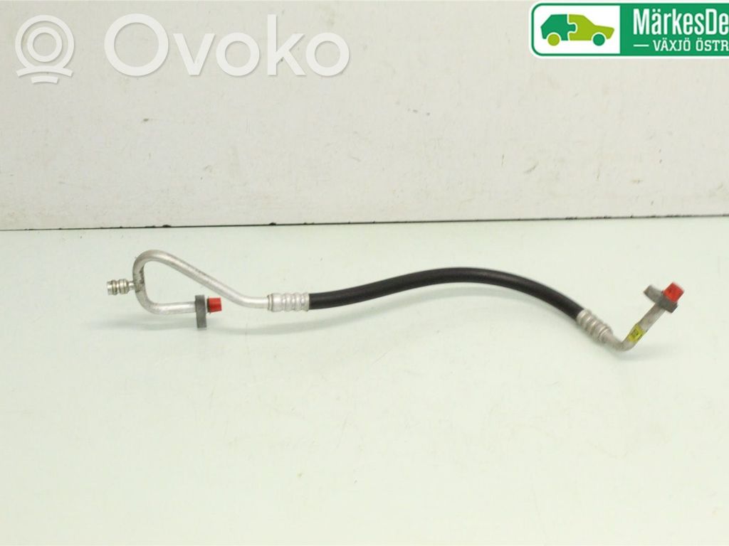 Ilmastointilaitteen putki (A/C)   977622T100