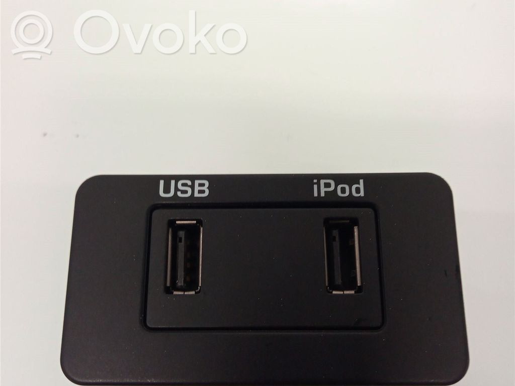 Land Rover Range Rover Sport L320 Gniazdo / Złącze USB 