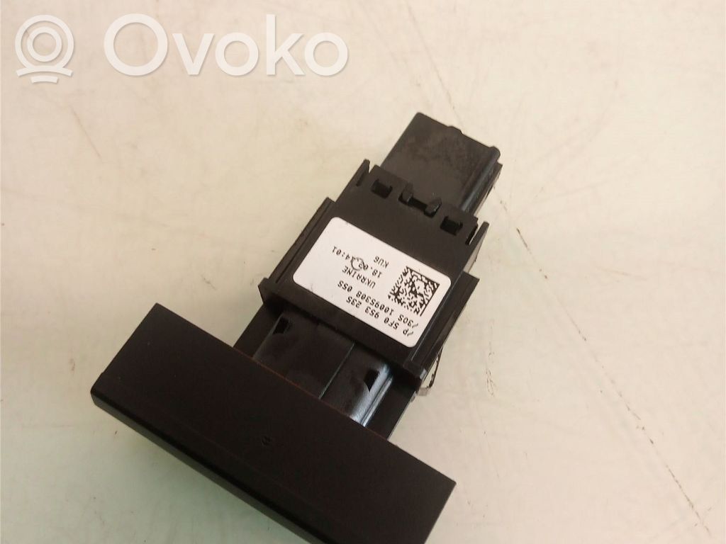 Hazard light switch   5F0953235B,5F0953235,5F0953235