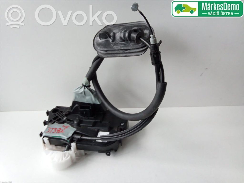 Ford Focus Priekšpusē slēdzene 