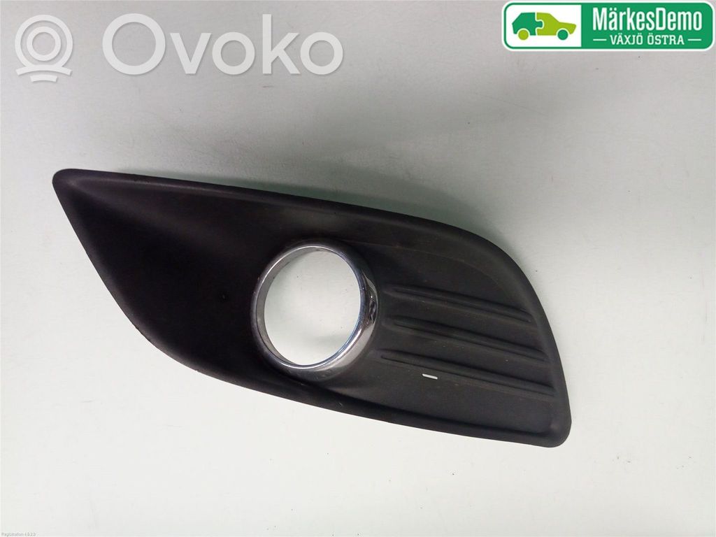Ford Focus Front fog light trim/grill 