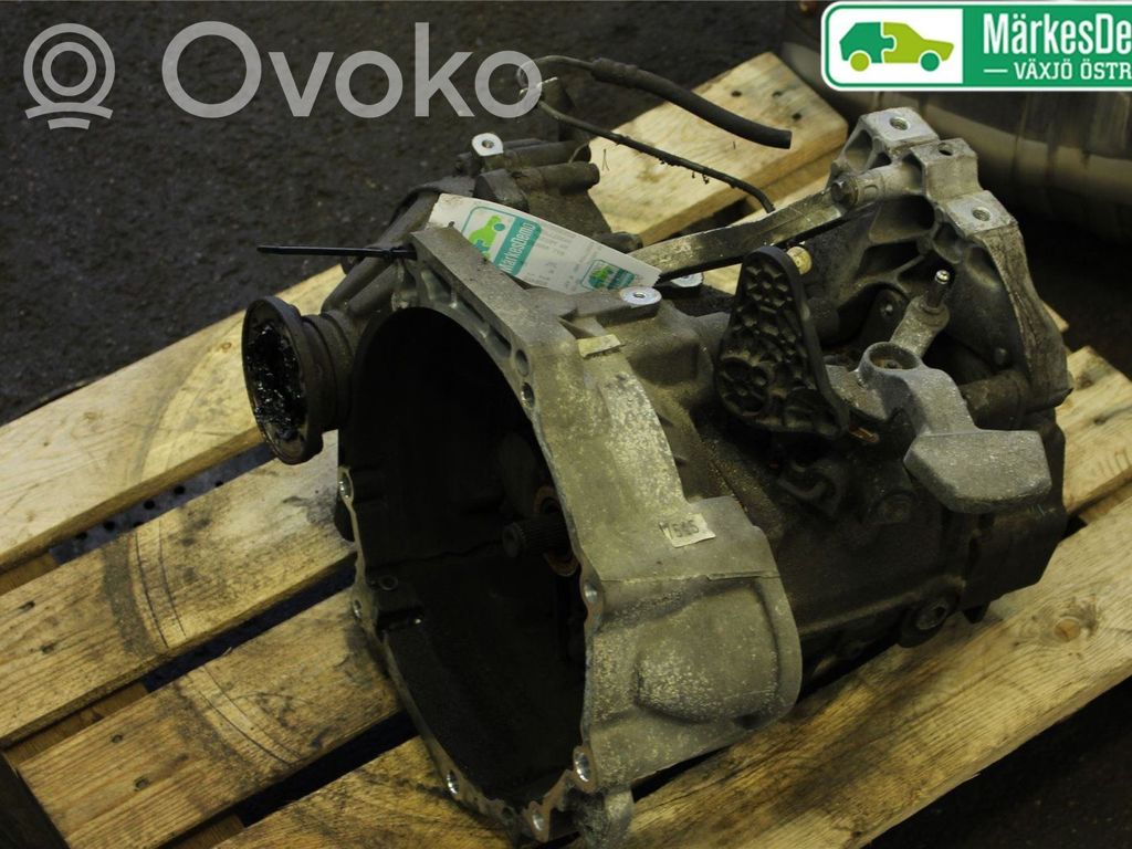 Volkswagen PASSAT B6 Manualna 6-biegowa skrzynia biegów 