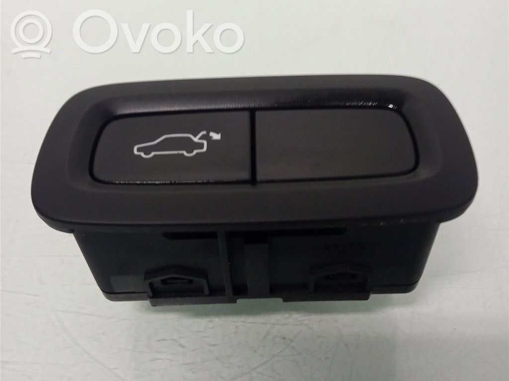 Volvo S90, V90 Interruttore a pulsante apertura portellone posteriore/bagagliaio 